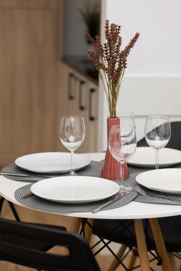 Wola Pet-Friendly Apartments With Ac Slawinska By Noclegi Renters Varsóvia Exterior foto