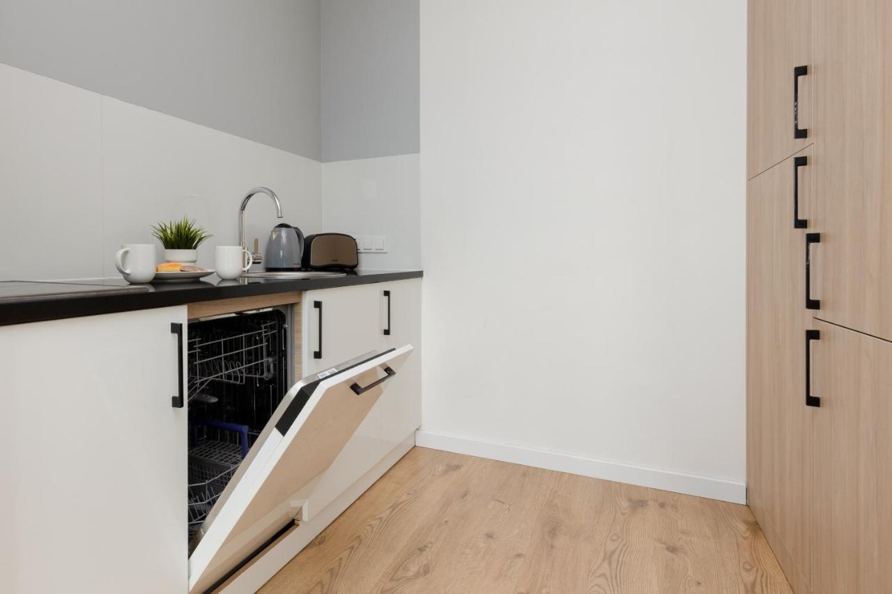 Wola Pet-Friendly Apartments With Ac Slawinska By Noclegi Renters Varsóvia Exterior foto