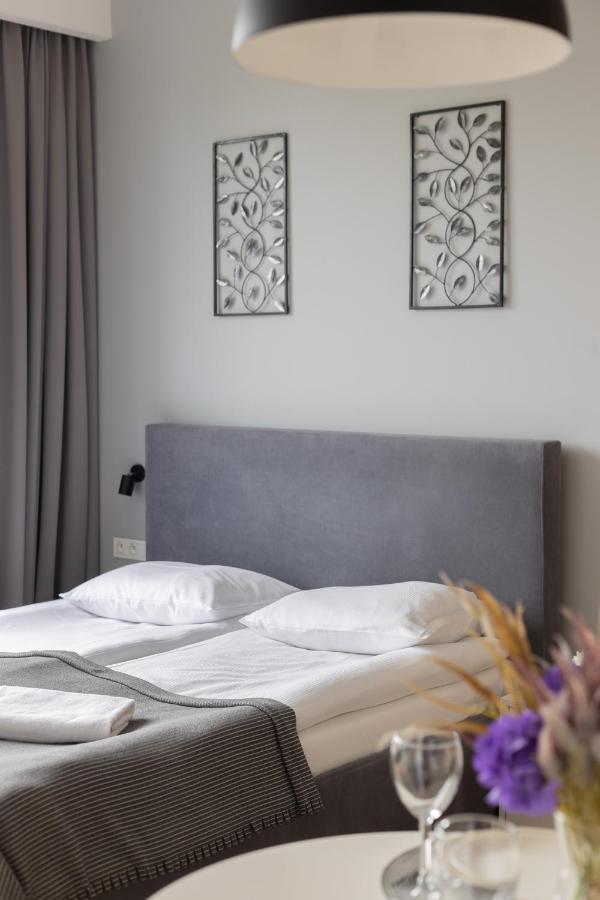 Wola Pet-Friendly Apartments With Ac Slawinska By Noclegi Renters Varsóvia Exterior foto