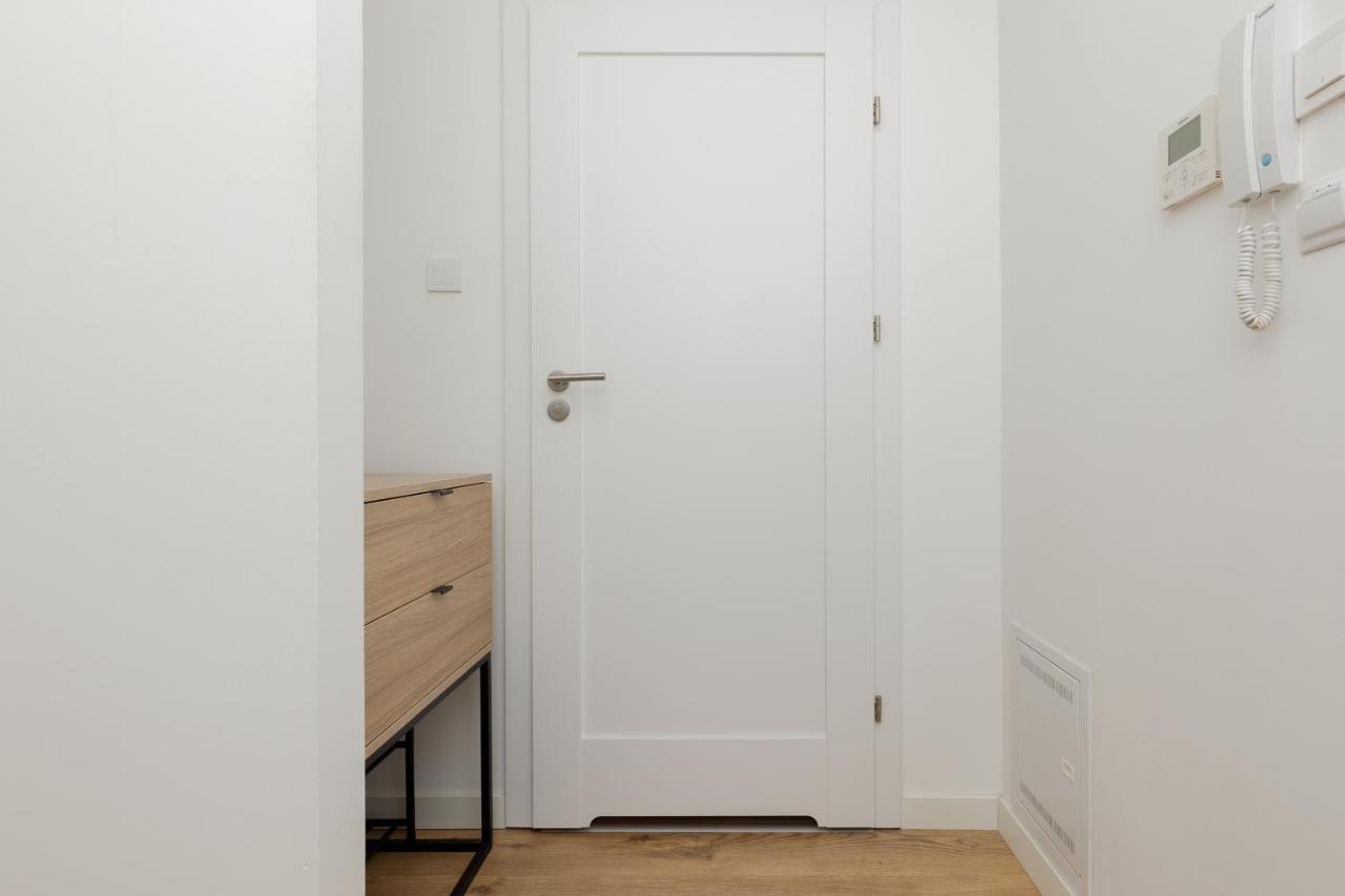 Wola Pet-Friendly Apartments With Ac Slawinska By Noclegi Renters Varsóvia Exterior foto
