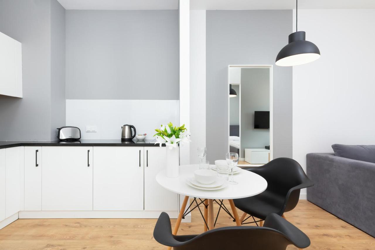 Wola Pet-Friendly Apartments With Ac Slawinska By Noclegi Renters Varsóvia Exterior foto