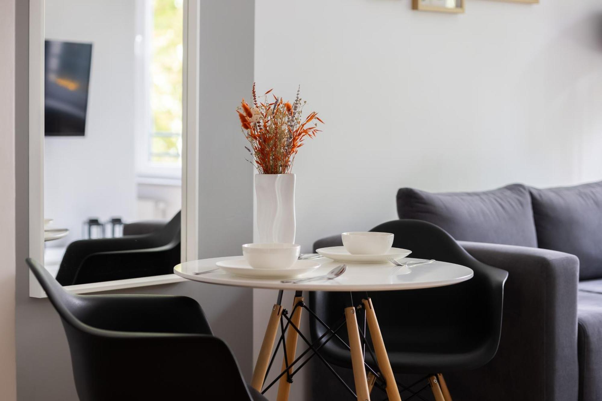 Wola Pet-Friendly Apartments With Ac Slawinska By Noclegi Renters Varsóvia Exterior foto